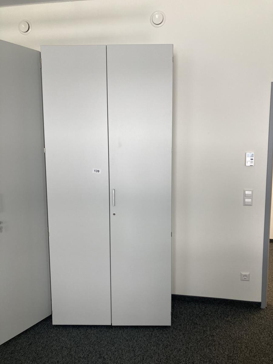 Aktenschrank mit Hängeregisterauszügen, Maße: ca. B 100 x 45 x 230 cm